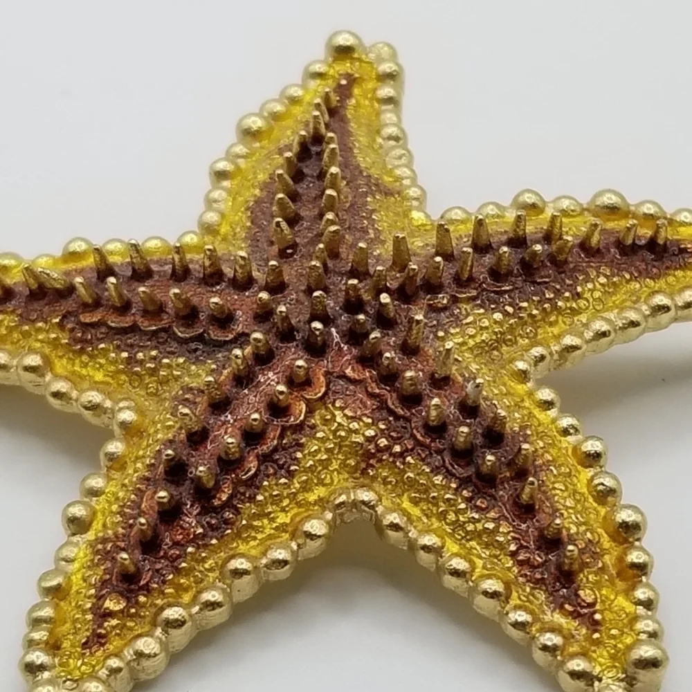 Trifari Enamel Starfish Brooch Pin Vintage Gold Tone Nautical Ocean Beach Animal